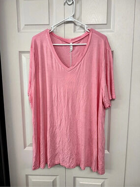 Woman’s Tencede V-Neck Short Sleeve Casual Top in Pink